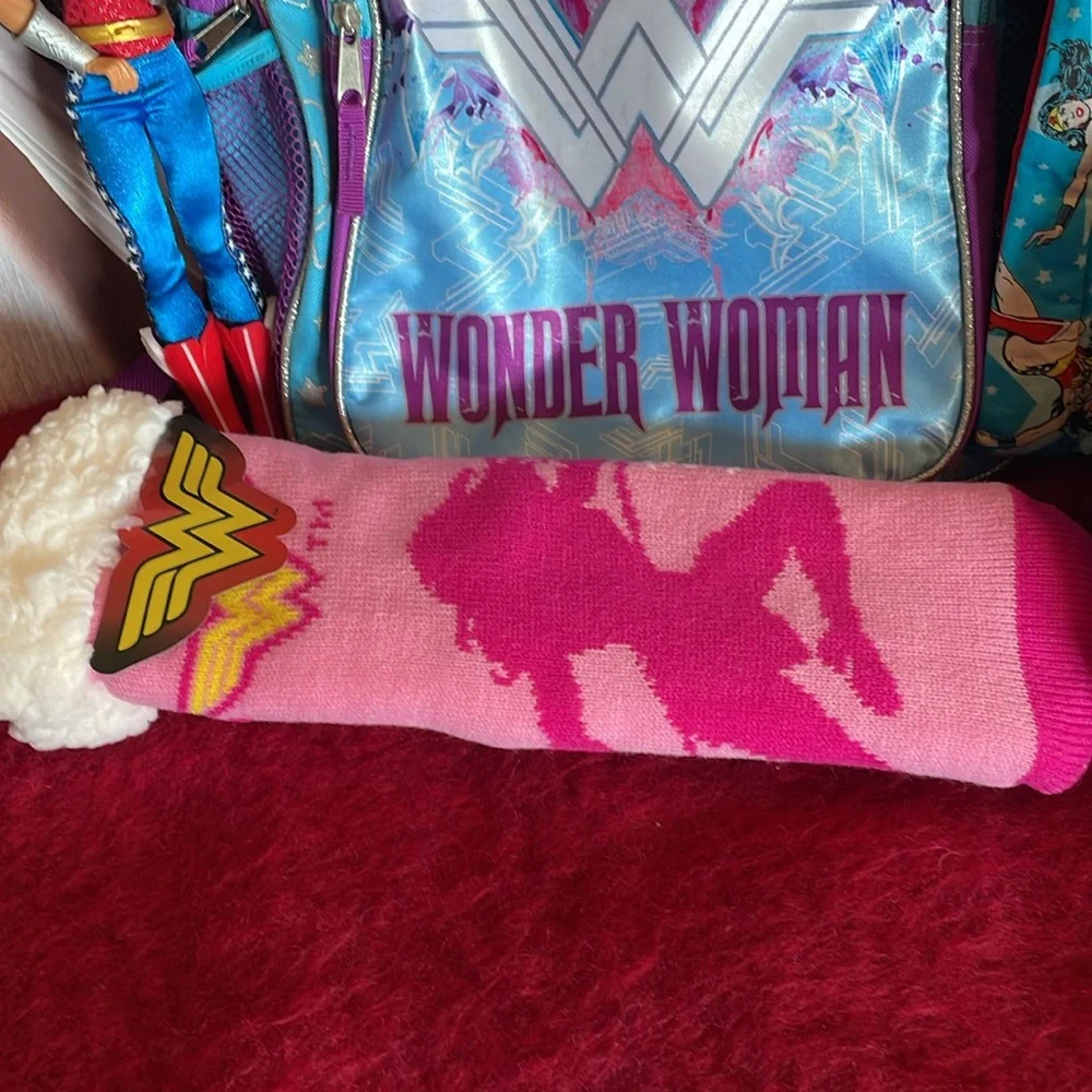 WONDER WOMAN PADDED BACKPACK,LUNCHBOX DOLL,TOTE, SHERPA LINED SOCKS BUNDLE OF 5